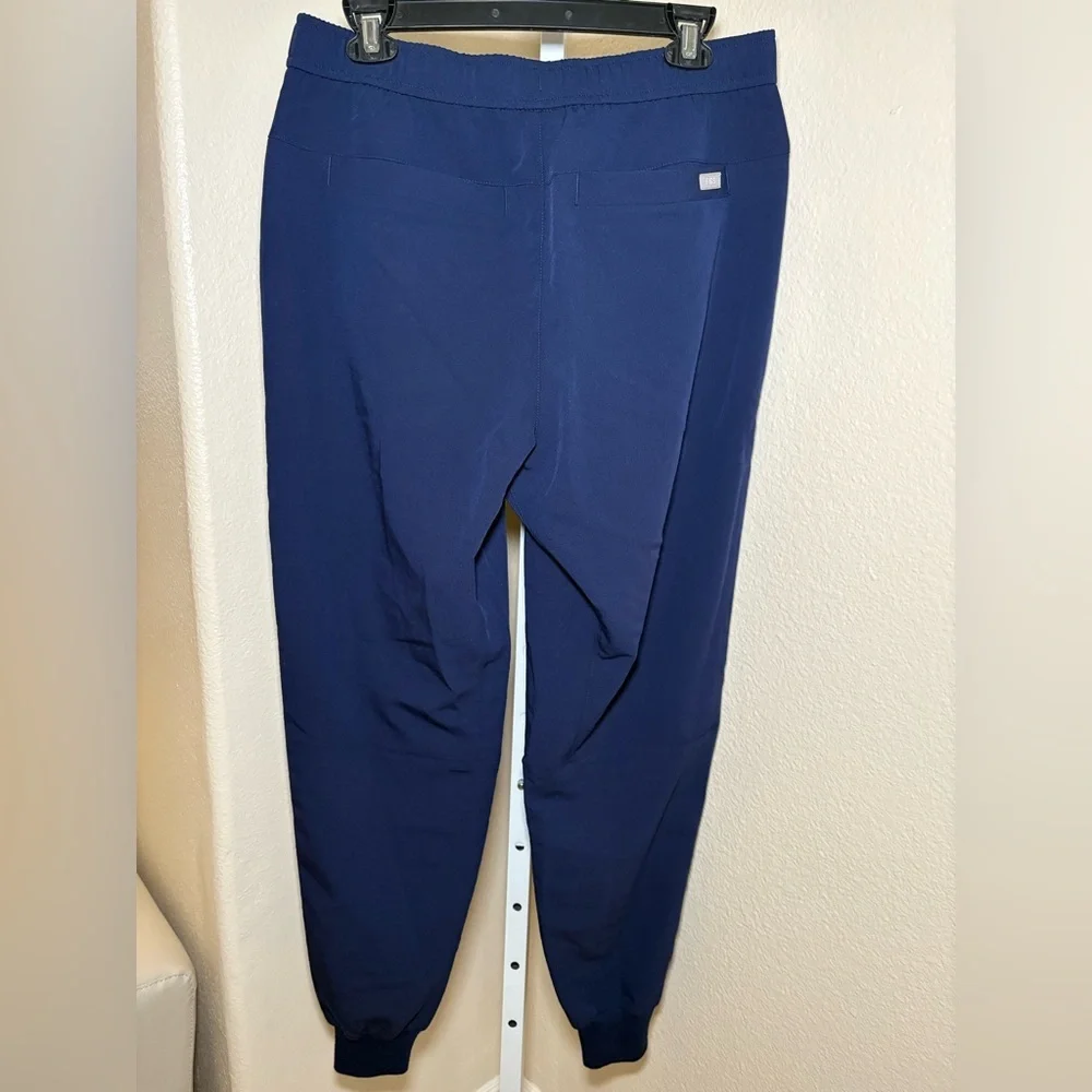 NWT - Figs Tansen Jogger Scrub Pants in Navy - Size M (Regular)